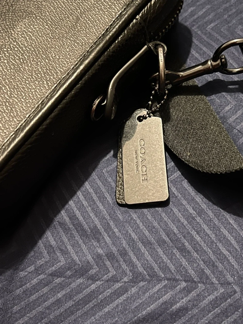 Coach Men’s Black Signature Canvas Messenger Crossbody - Picture 3 of 3